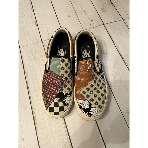 VANS Other - VANS Era Tiger Patchwork Pattern Women’s Size 7/Mens Size 5.5 paisley